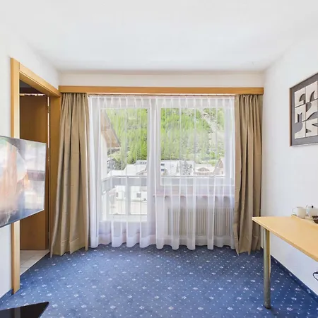 Cozy Single With Mountain View
